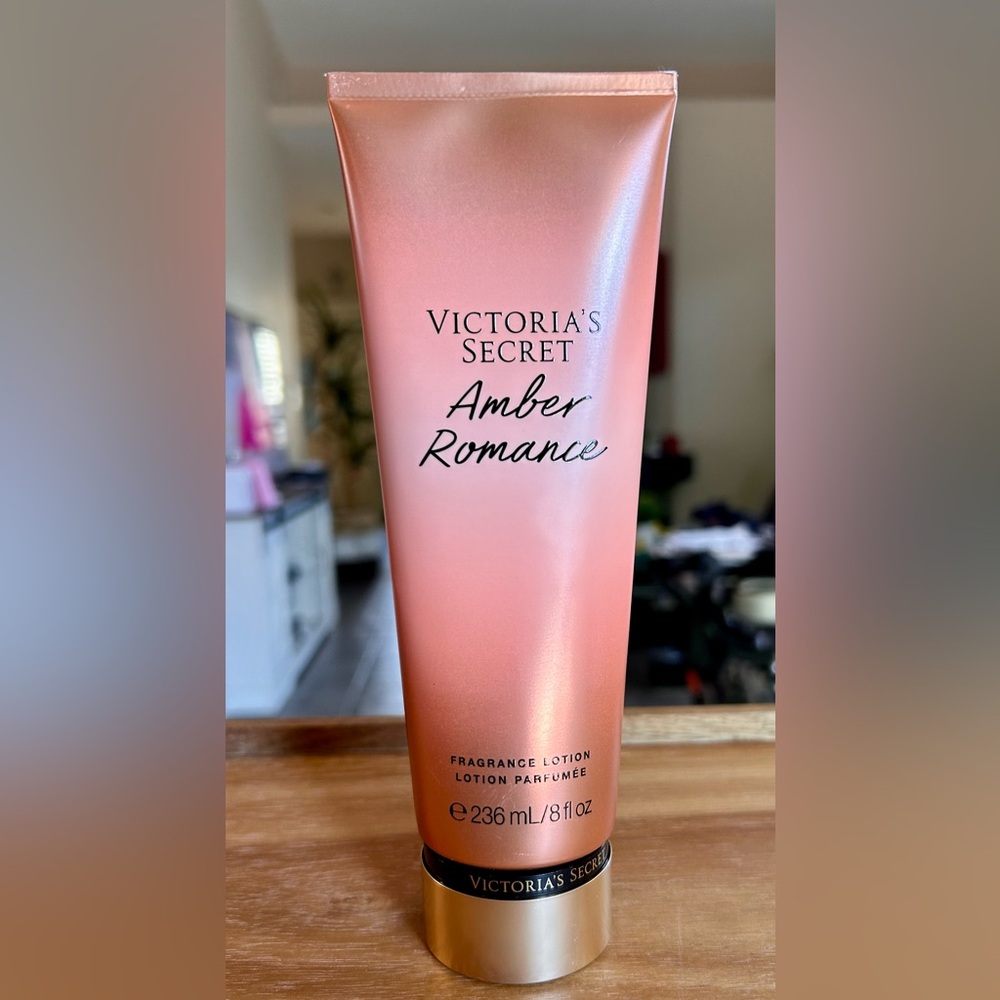 VICTORIA’S SECRET AMBER ROMANCE BODY LOTION CREAM 8 oz 
NEW & SEALED